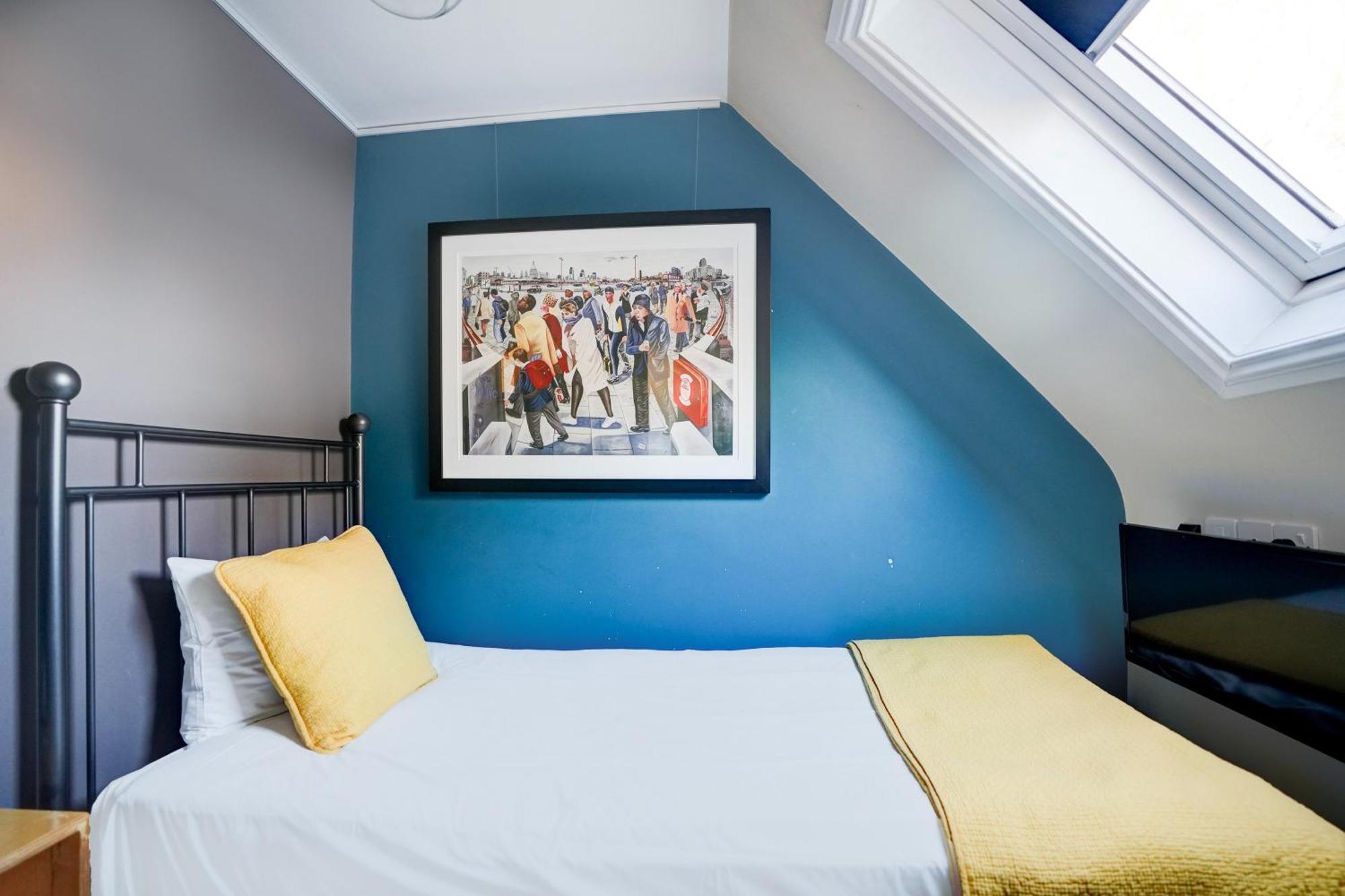 Dancenter Southwark Near Bridge 3* London