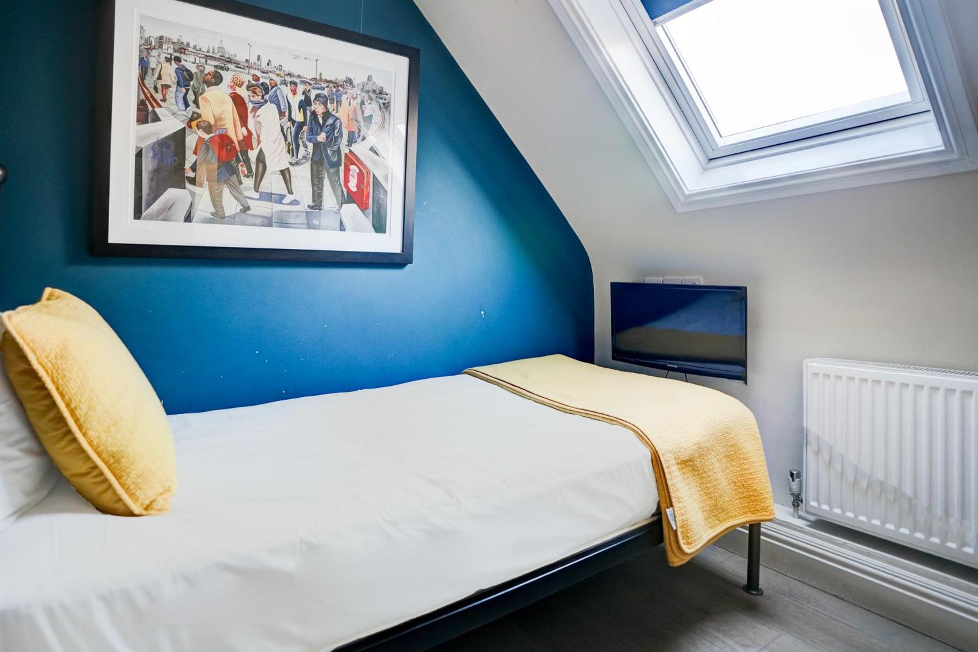 Dancenter Southwark Near Bridge 3* London